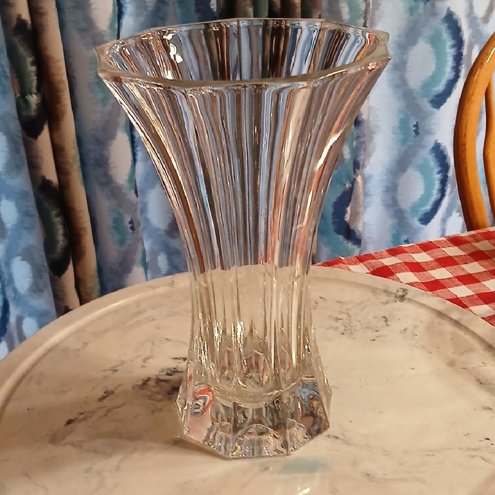Lenox Sparkle Lead Crystal. Elegant Clear Glass Vase